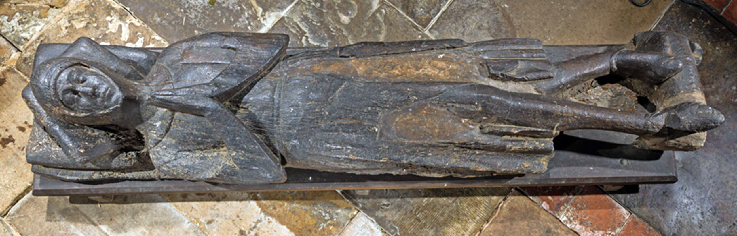 Timber effigy of a knight thought to be Sir William Combemartin at Alderton church Timber effigy of a knight thought to be Sir William Combemartin at Alderton church
